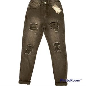 NWT PrettyLittleThing Ripped Mom Jeans